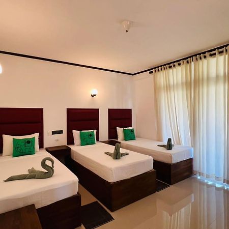 מיריסה Lemazone Inn מראה חיצוני תמונה