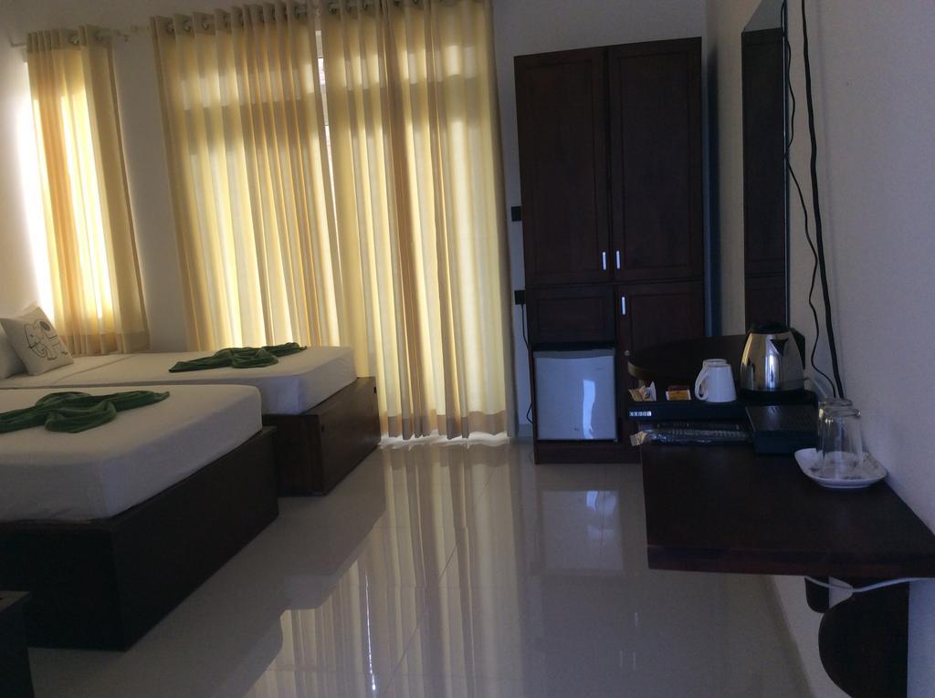 מיריסה Lemazone Inn מראה חיצוני תמונה